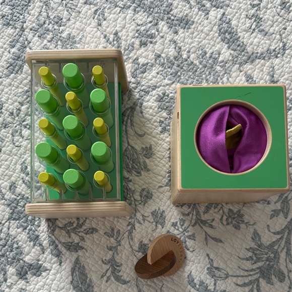 Mix of Lovevery toys - Picture 1 of 4